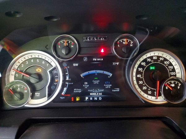 2014 RAM 1500 SLT CREW CAB 4X4