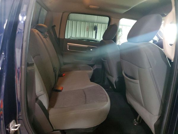 2014 RAM 1500 SLT CREW CAB 4X4