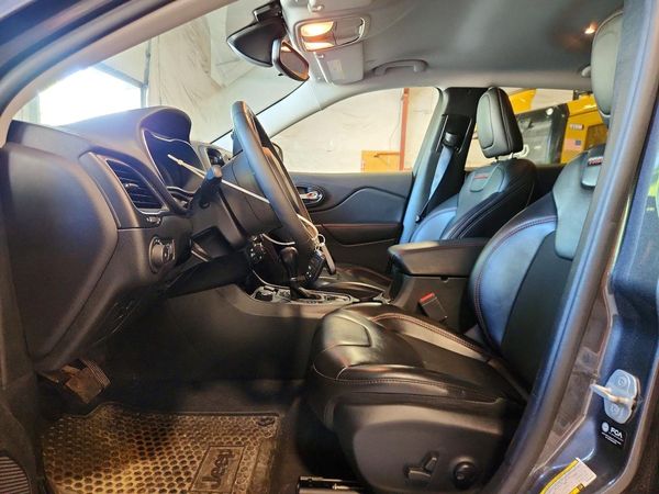 2022 JEEP CHEROKEE TRAILHAWK 4X4