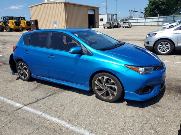 2018 TOYOTA COROLLA — Passenger 3/4