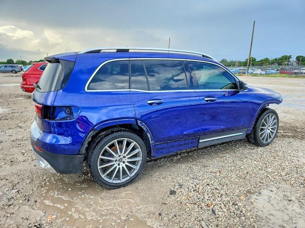 2023 MERCEDES-BENZ GLB GLB250