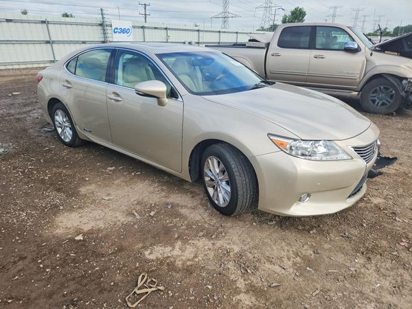2013 LEXUS ES 300h