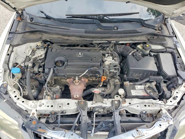 2016 ACURA ILX Premium/Tech — Engine bay