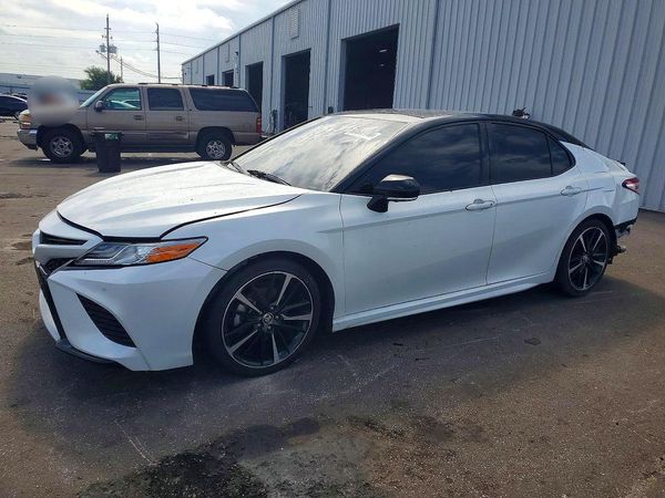 2020 TOYOTA CAMRY XSE