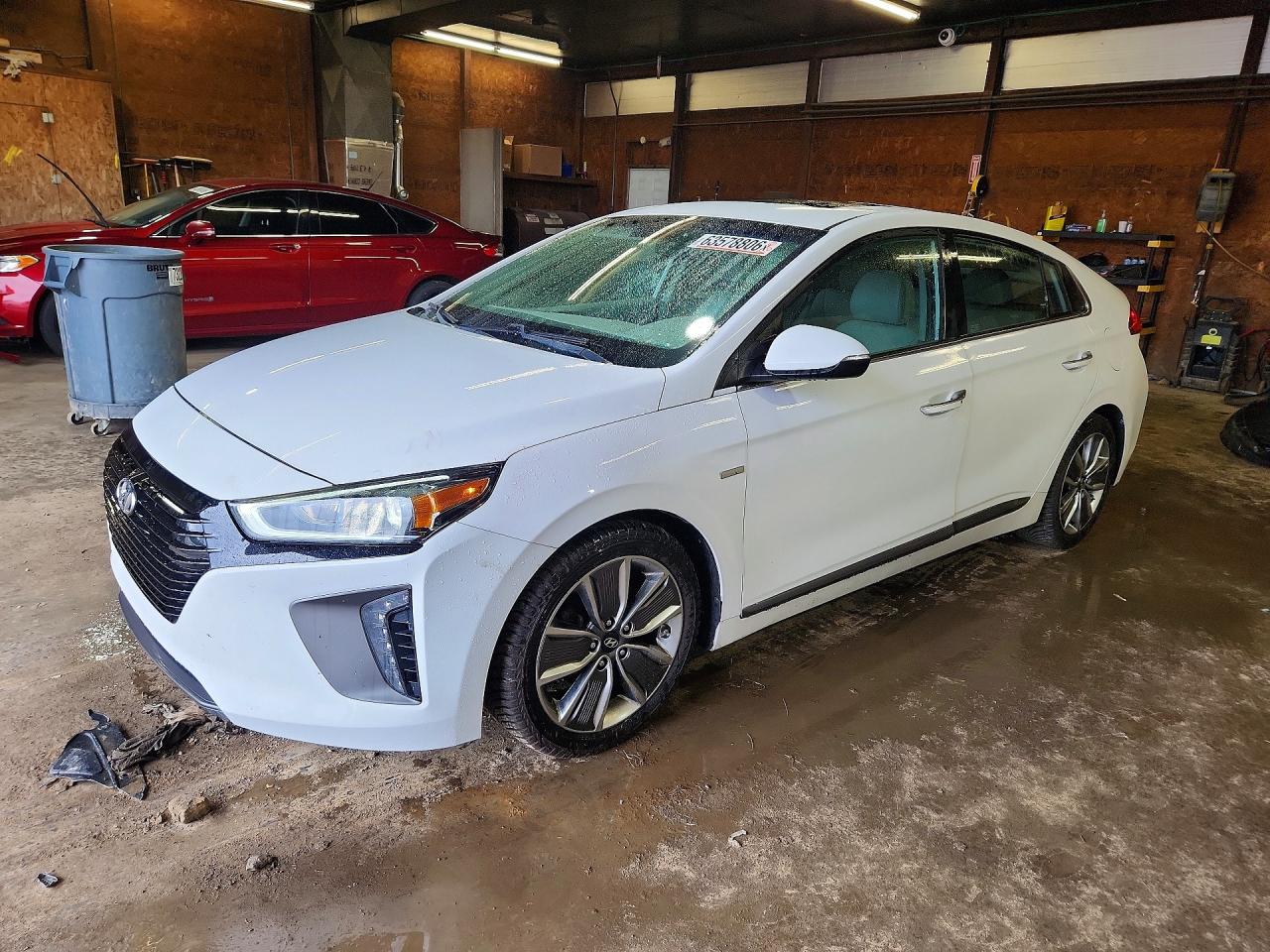 2018 HYUNDAI IONIQ Limited (HEV)