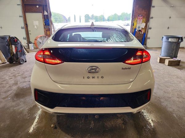 2018 HYUNDAI IONIQ Limited (HEV)