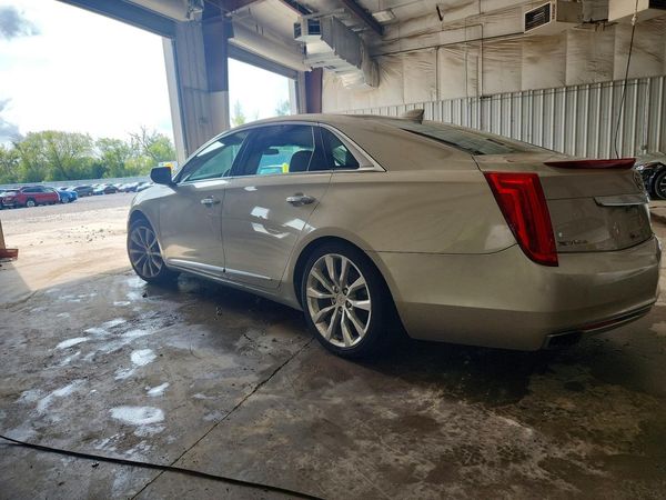 2015 CADILLAC XTS Luxury