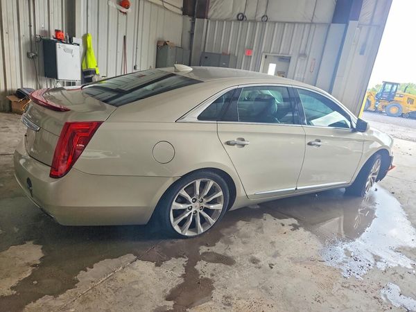 2015 CADILLAC XTS Luxury