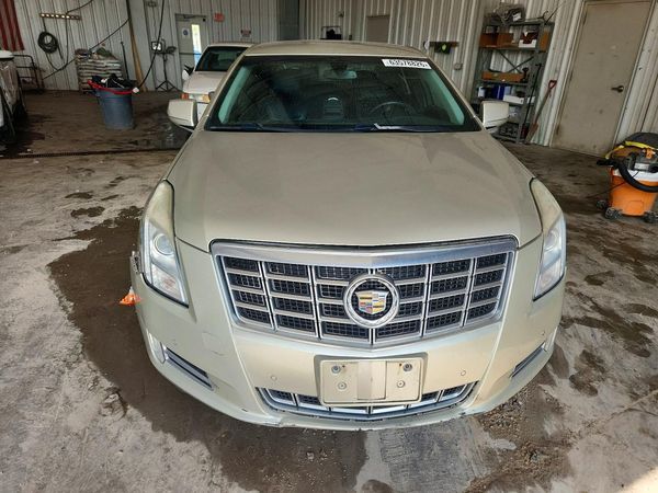 2015 CADILLAC XTS Luxury