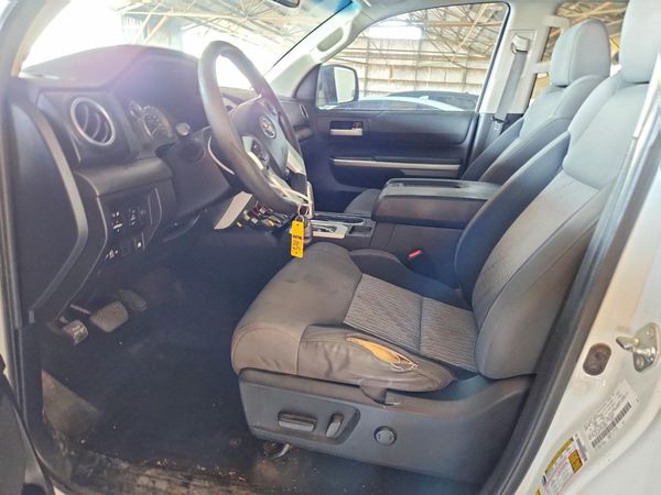 2015 TOYOTA TUNDRA SR5 Grade