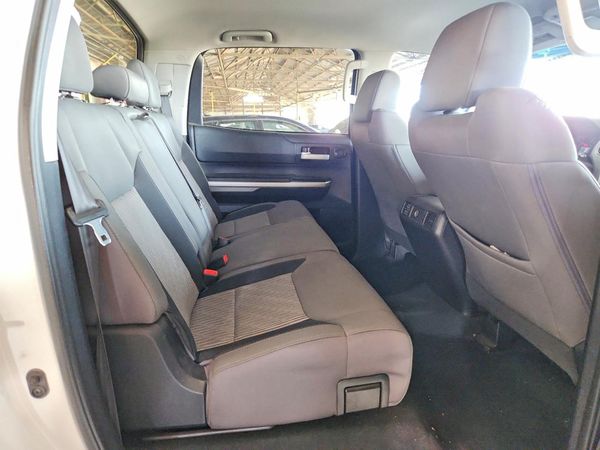 2015 TOYOTA TUNDRA SR5 Grade