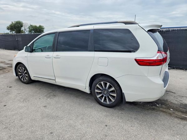2019 TOYOTA SIENNA