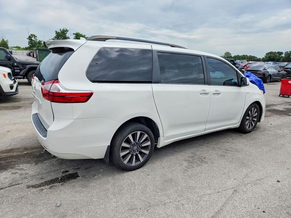 2019 TOYOTA SIENNA