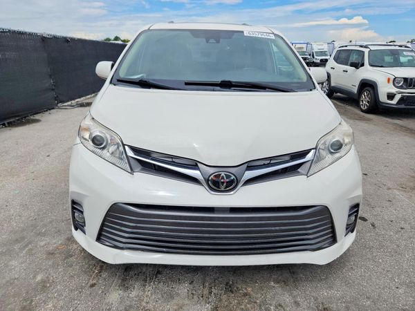 2019 TOYOTA SIENNA