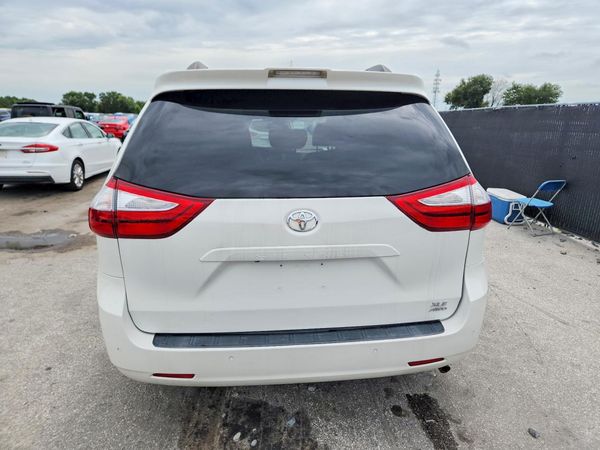 2019 TOYOTA SIENNA