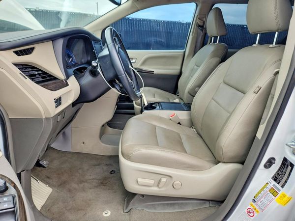2019 TOYOTA SIENNA