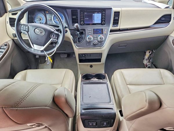 2019 TOYOTA SIENNA