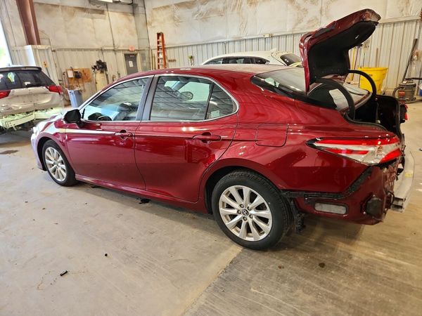 2018 TOYOTA CAMRY