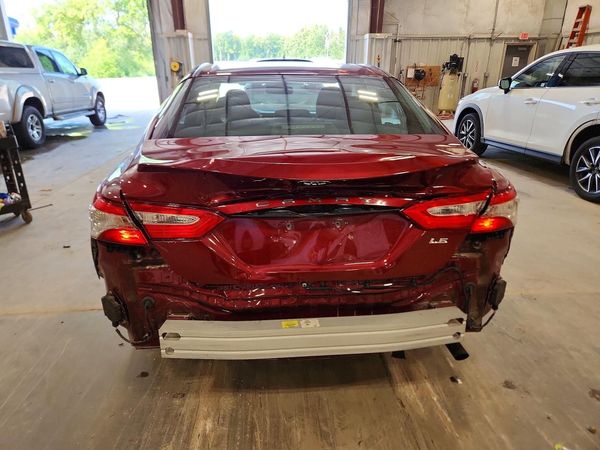 2018 TOYOTA CAMRY
