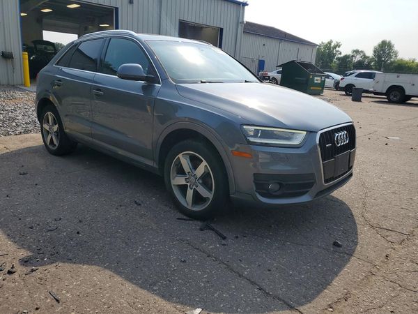 2015 AUDI Q3 quattro Premium Plus