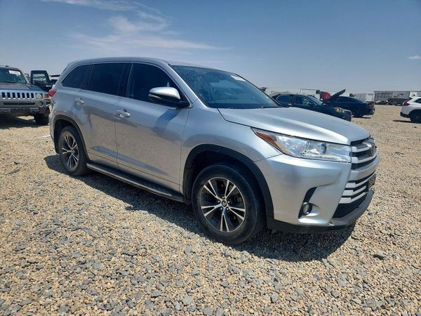 2018 TOYOTA HIGHLANDER LE/LE Plus