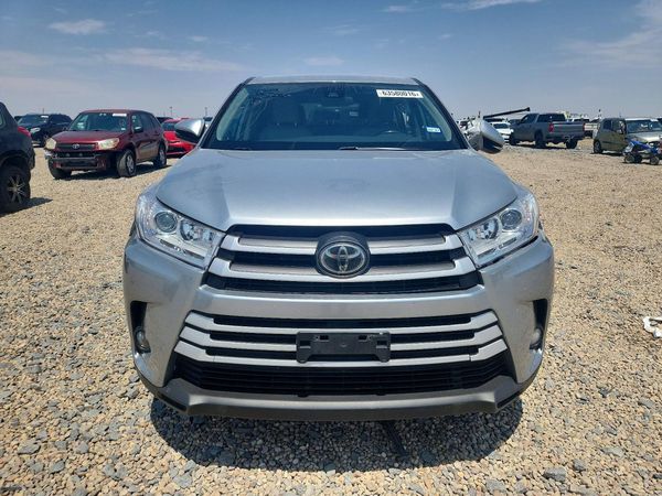 2018 TOYOTA HIGHLANDER LE/LE Plus