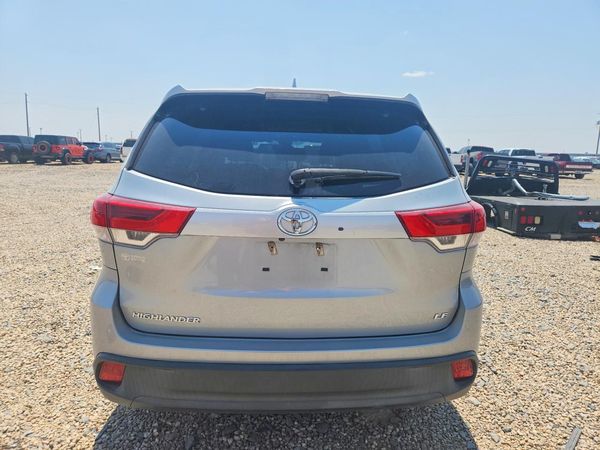 2018 TOYOTA HIGHLANDER LE/LE Plus