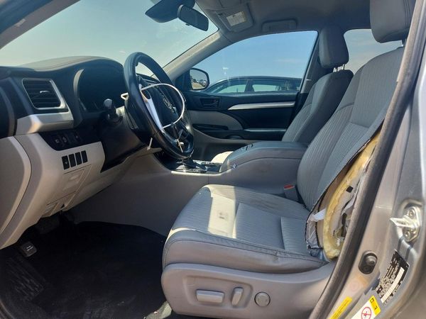 2018 TOYOTA HIGHLANDER LE/LE Plus