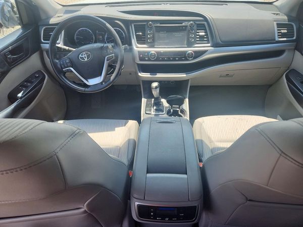 2018 TOYOTA HIGHLANDER LE/LE Plus