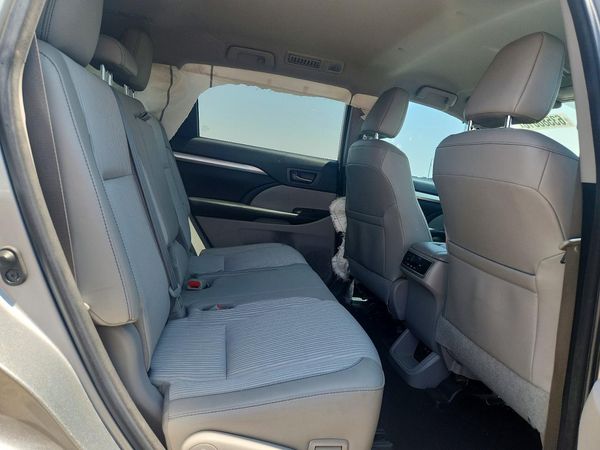 2018 TOYOTA HIGHLANDER LE/LE Plus