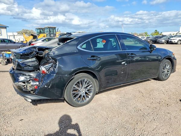 2016 LEXUS ES