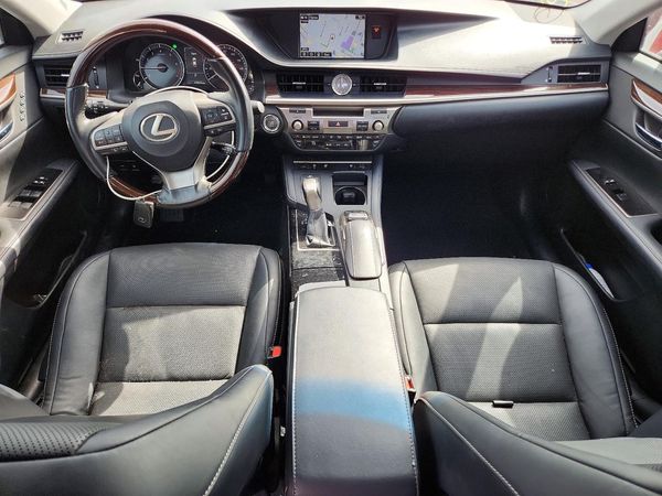 2016 LEXUS ES