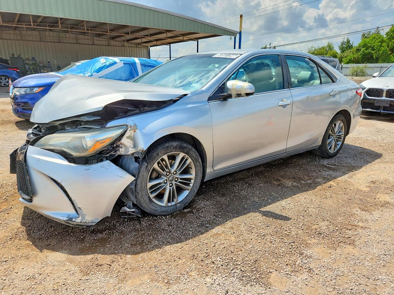 2017 TOYOTA CAMRY LE/SE/XLE/XSE — Front 3/4