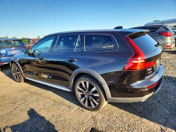 2020 VOLVO V60 CROSS COUNTRY