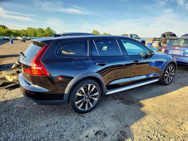 2020 VOLVO V60 CROSS COUNTRY