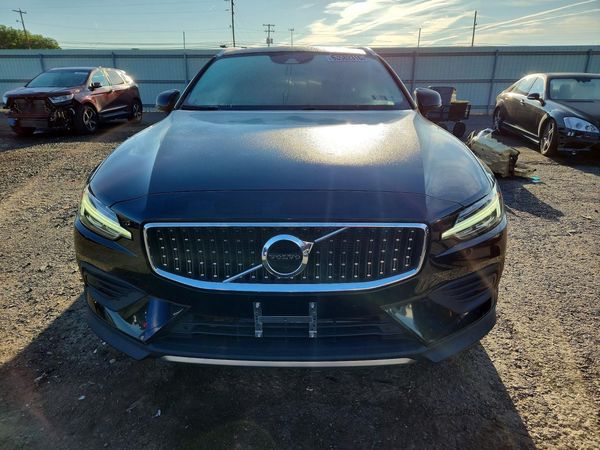 2020 VOLVO V60 CROSS COUNTRY