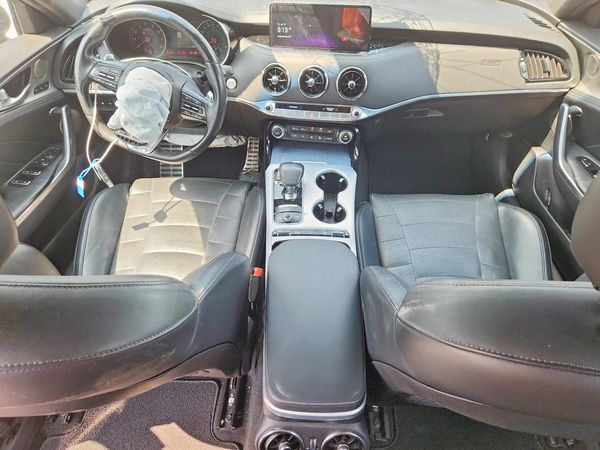 2023 KIA STINGER