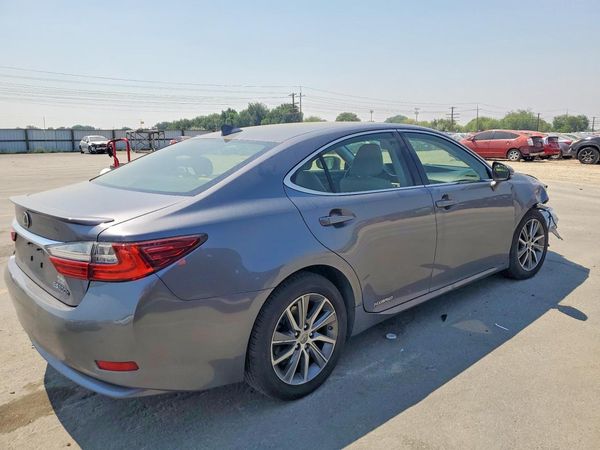 2016 LEXUS ES 300h