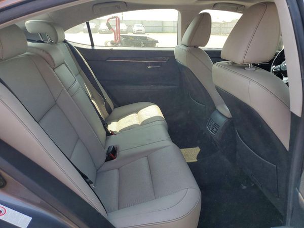 2016 LEXUS ES 300h
