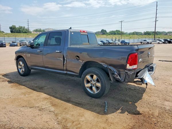 2018 RAM 1500 SLT CREW CAB 4X4