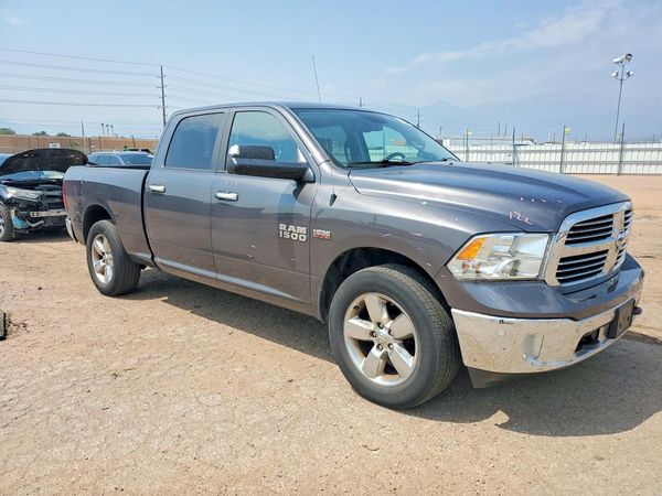 2018 RAM 1500 SLT CREW CAB 4X4