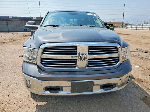 2018 RAM 1500 SLT CREW CAB 4X4