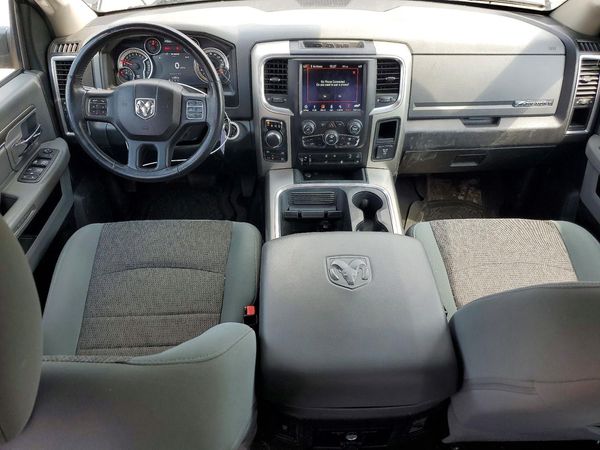 2018 RAM 1500 SLT CREW CAB 4X4
