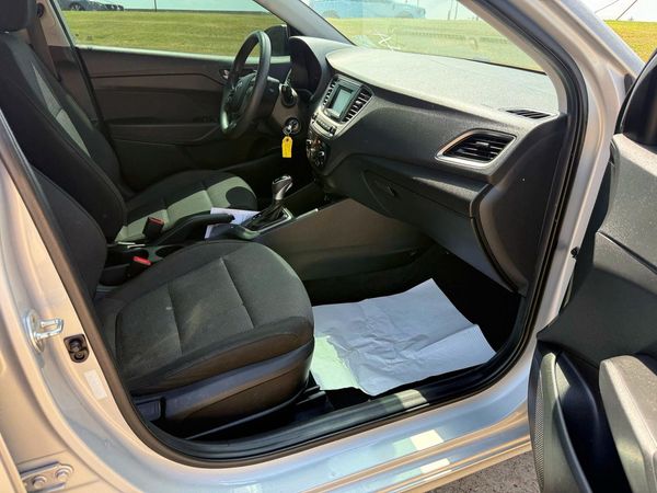 2019 HYUNDAI ACCENT SE and SEL