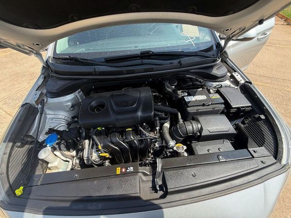2019 HYUNDAI ACCENT SE and SEL