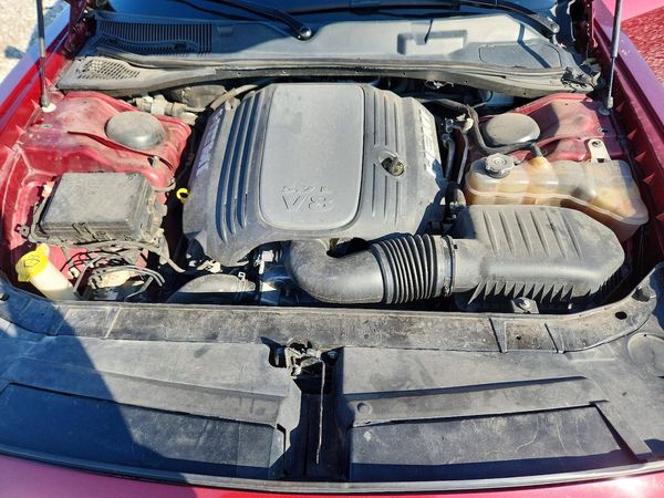 2019 DODGE CHALLENGER R/T — Engine bay