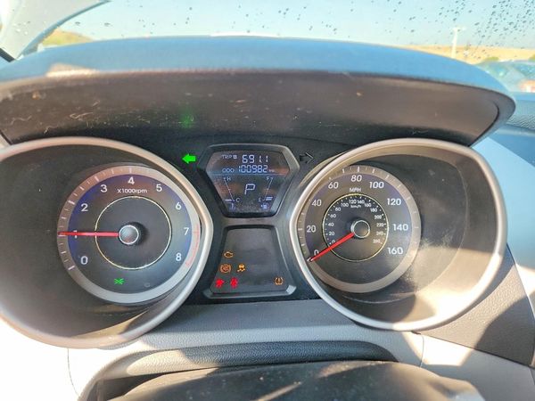 2013 HYUNDAI ELANTRA
