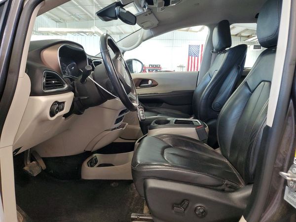 2017 CHRYSLER PACIFICA Touring L Plus