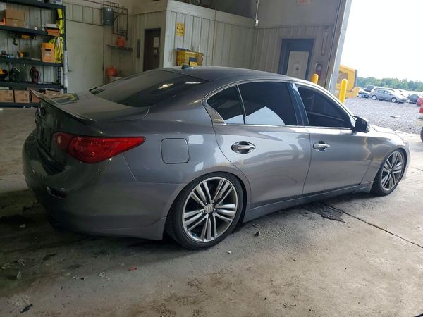 2015 INFINITI Q50