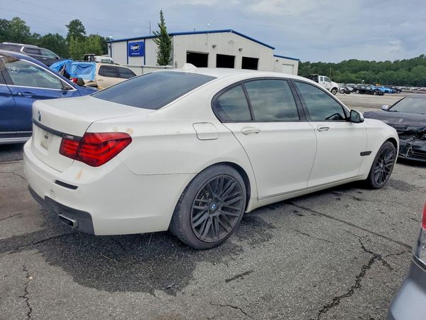 2015 BMW 750 750i/Alpina B7
